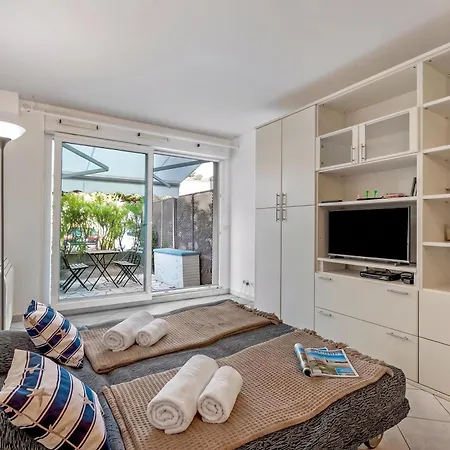 Apartman Les Jasmins - Happy